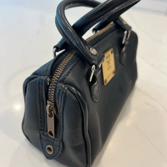 MCM leather mini bag vintage. - Picture 6 of 6